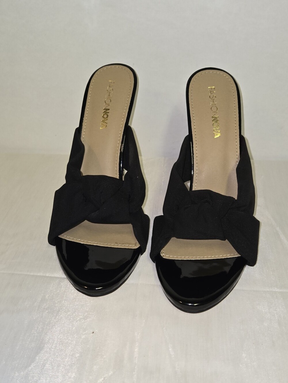 Fashion Nova Women’s Black Knot Slide Sandals